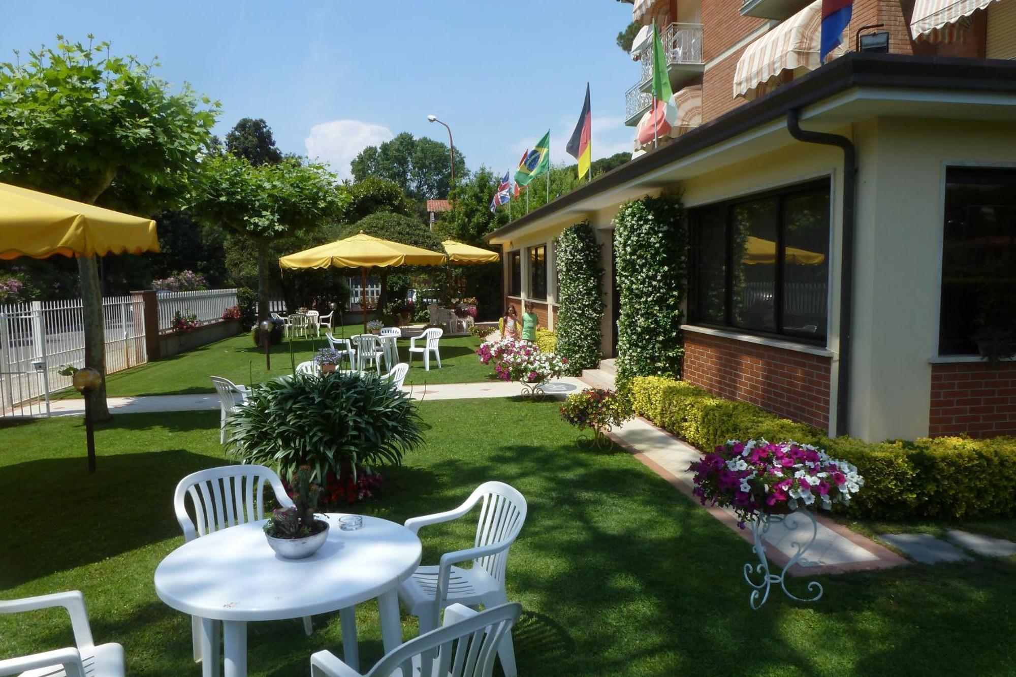 Hotel Versilia Lido di Camaiore Esterno foto