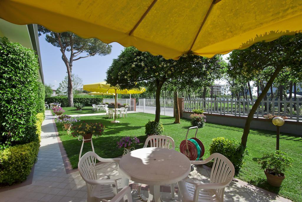Hotel Versilia Lido di Camaiore Esterno foto
